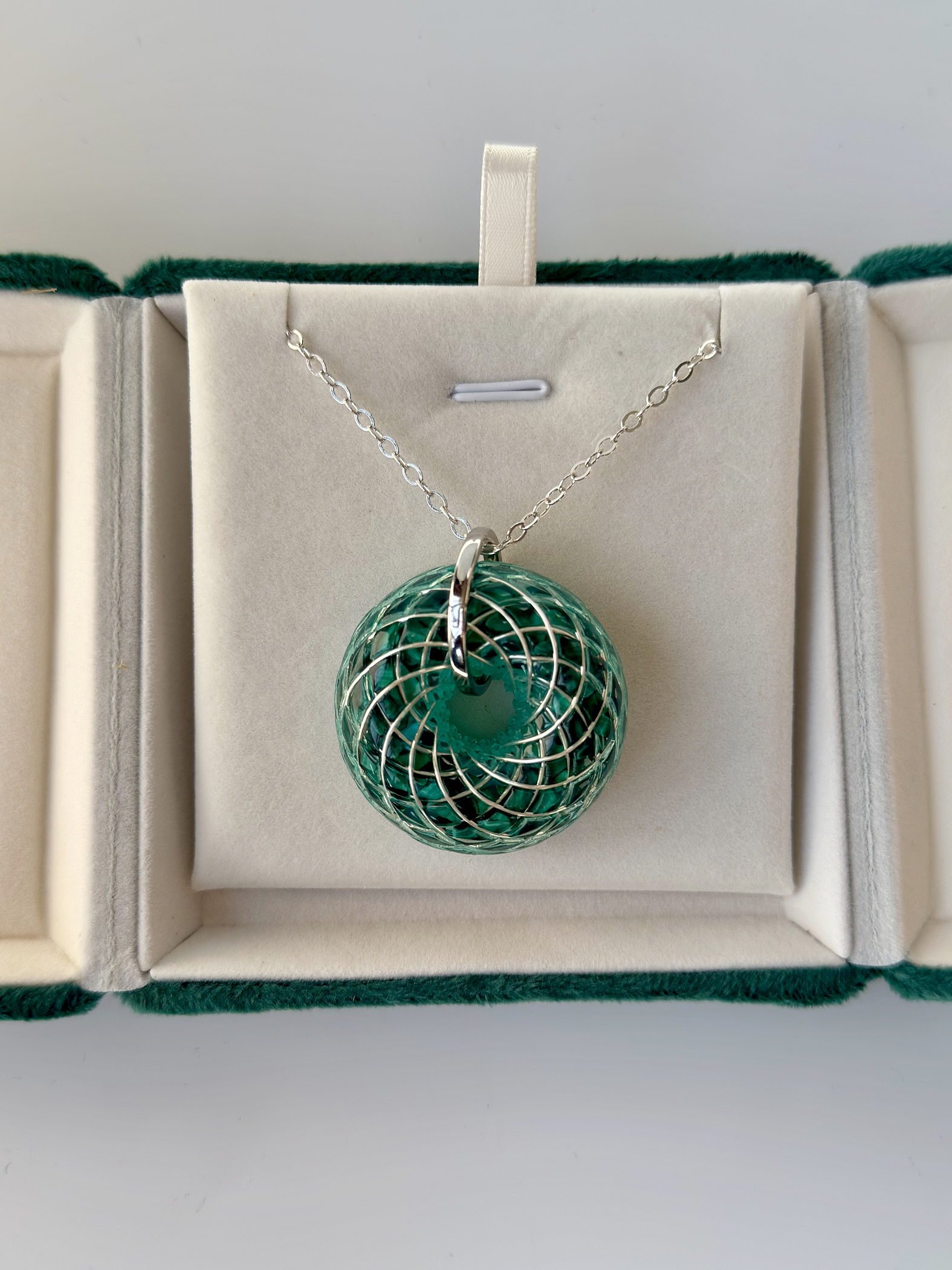 Malachite Crystal Torus Pendant – Sacred Geometry Energy Necklace, Handmade Spiritual Jewelry, Meditation Gift
