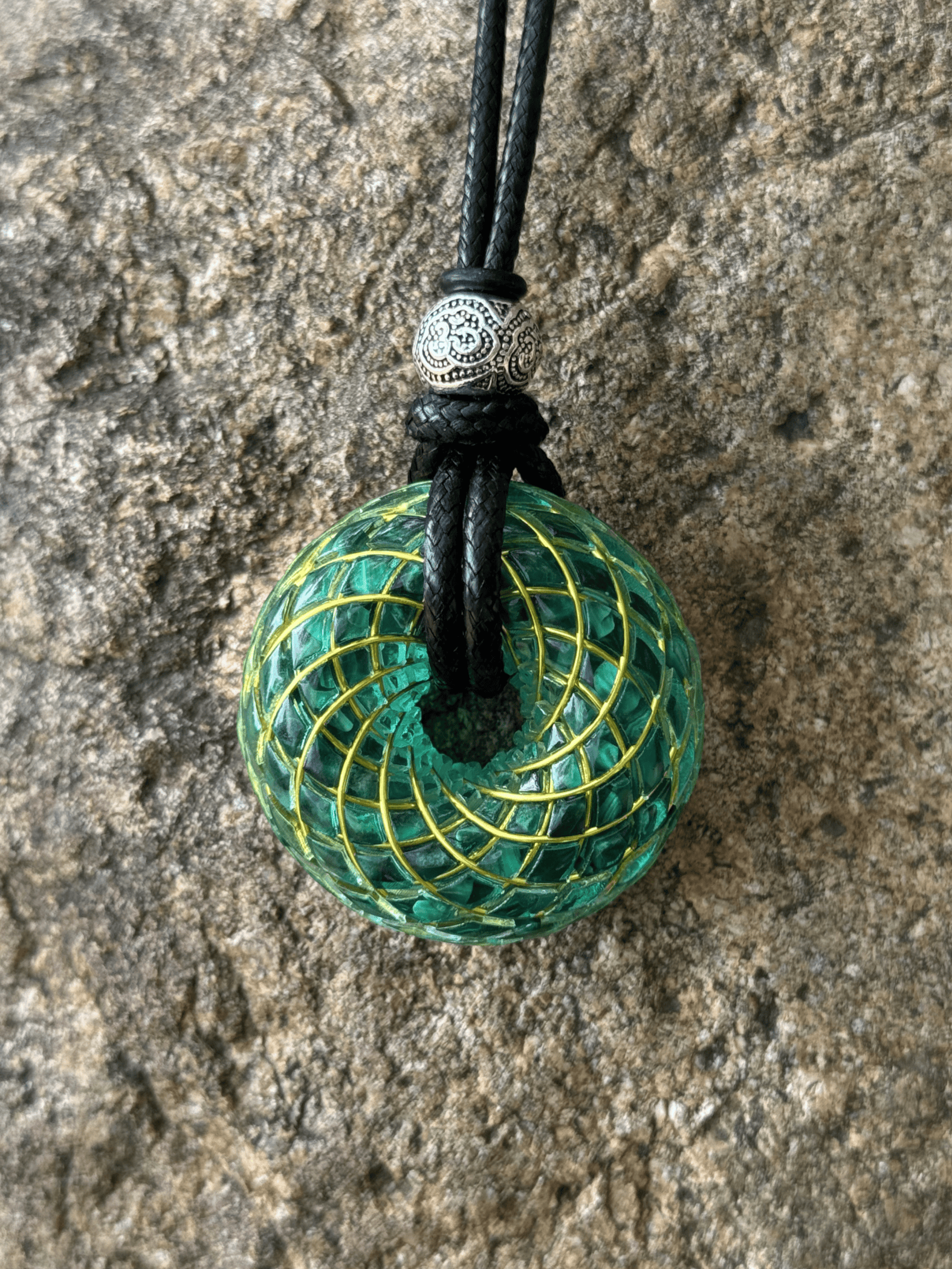 Malachite Crystal Torus Pendant – Sacred Geometry Energy Necklace, Handmade Spiritual Jewelry, Meditation Gift