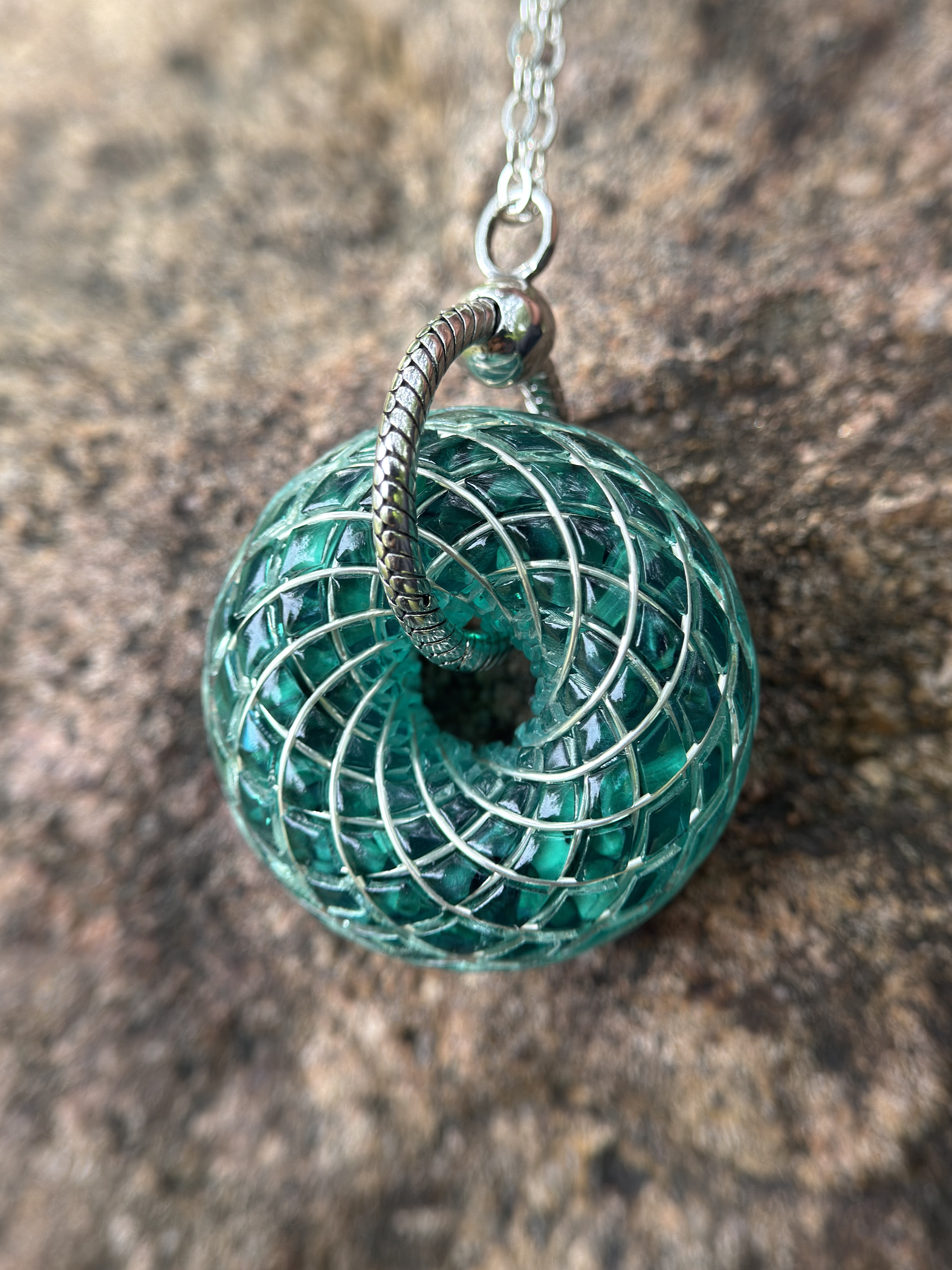 Malachite Crystal Torus Pendant – Sacred Geometry Energy Necklace, Handmade Spiritual Jewelry, Meditation Gift