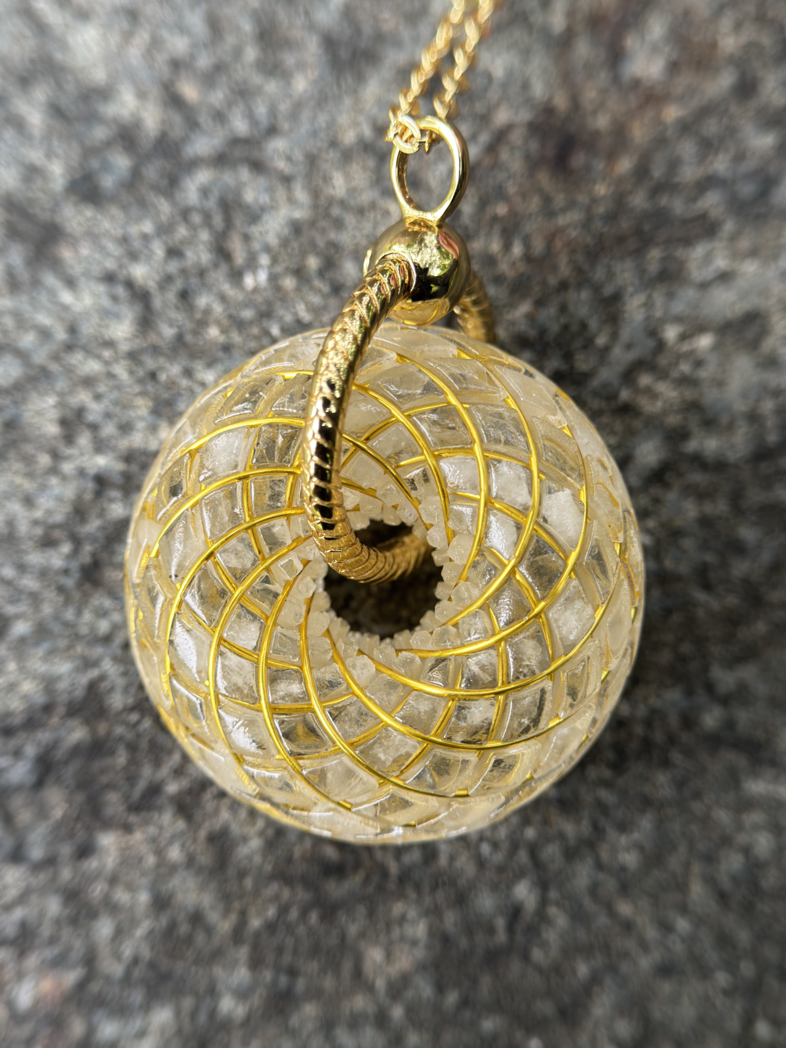 Torus pendant